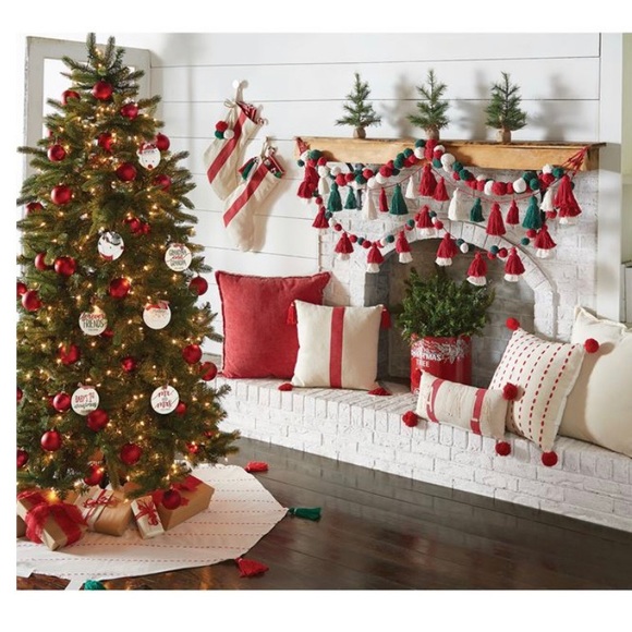 Mud Pie Red and Green Tassel Tree Skirt - Picture 16 of 16